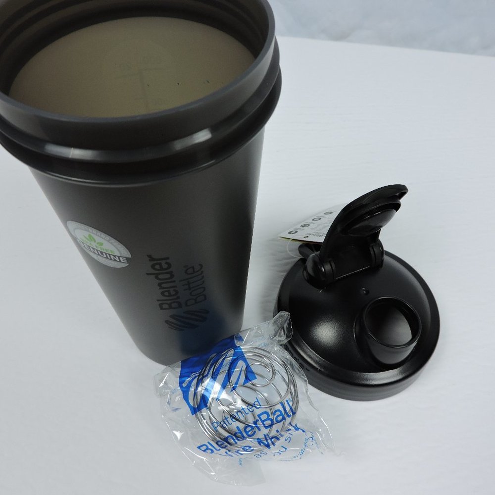 Blender Bottle Classic NWT Black Gray 28 oz Loop